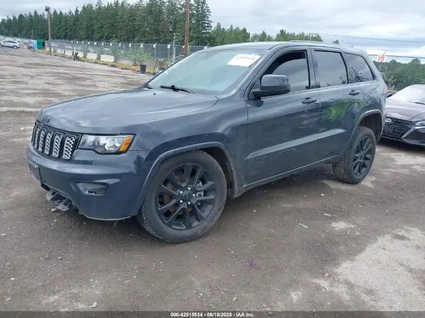 1C4RJFAG8HC886243 2017 JEEP GRAND CHEROKEE - Image 2