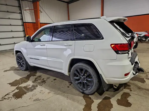 1C4RJFAG8HC889174 2017 JEEP GRAND CHEROKEE - Image 2