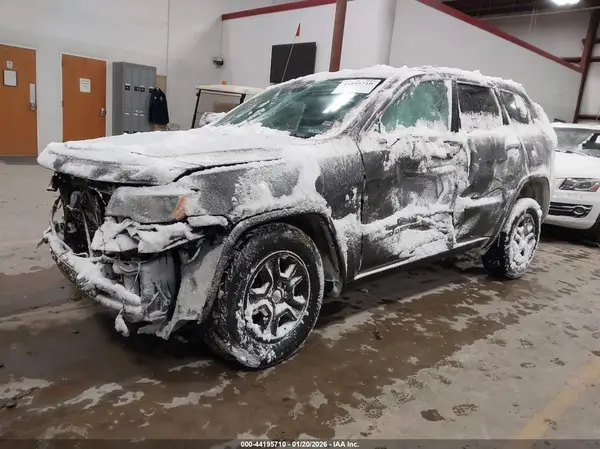 1C4RJFAG8HC889627 2017 JEEP GRAND CHEROKEE - Image 2