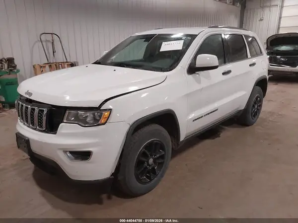 1C4RJFAG8JC310657 2018 JEEP GRAND CHEROKEE - Image 2