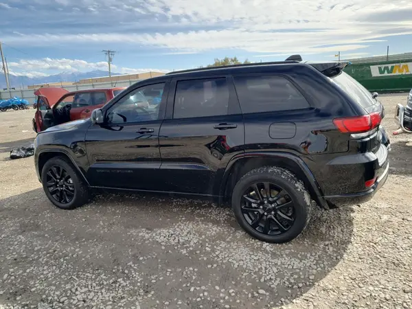 1C4RJFAG8JC360328 2018 JEEP GRAND CHEROKEE - Image 2
