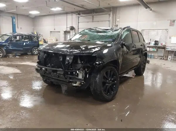 1C4RJFAG8JC457111 2018 JEEP GRAND CHEROKEE - Image 2
