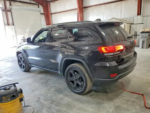 1C4RJFAG8JC465693 2018 JEEP GRAND CHEROKEE - Image 2