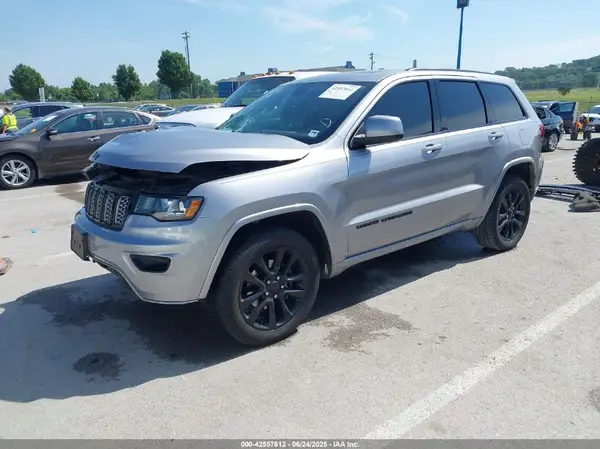 1C4RJFAG8JC466259 2018 JEEP GRAND CHEROKEE - Image 2