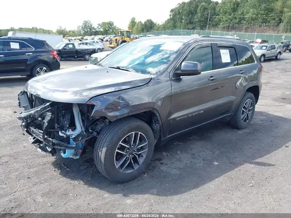 1C4RJFAG8KC826096 2019 JEEP GRAND CHEROKEE - Image 2