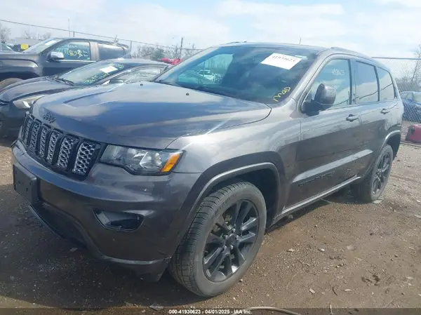1C4RJFAG9HC704887 2017 JEEP GRAND CHEROKEE - Image 2