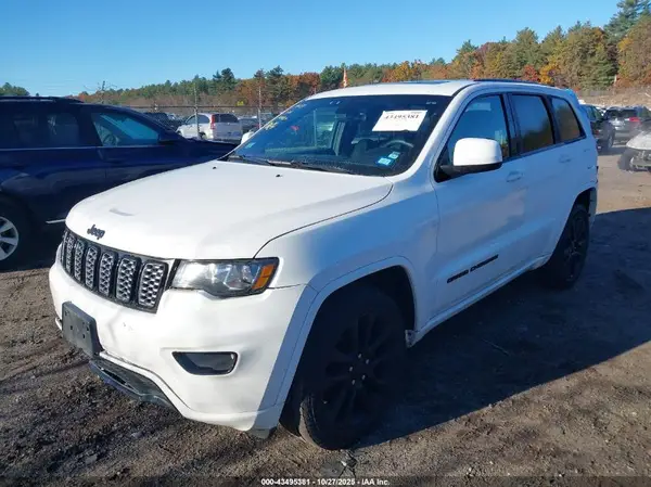 1C4RJFAG9HC744693 2017 JEEP GRAND CHEROKEE - Image 2