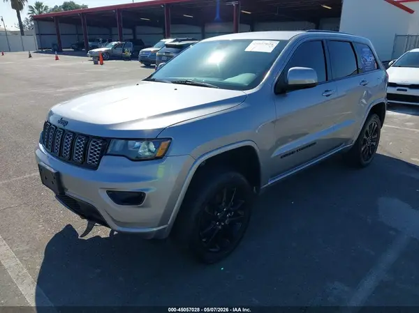 1C4RJFAG9HC753443 2017 JEEP GRAND CHEROKEE - Image 2