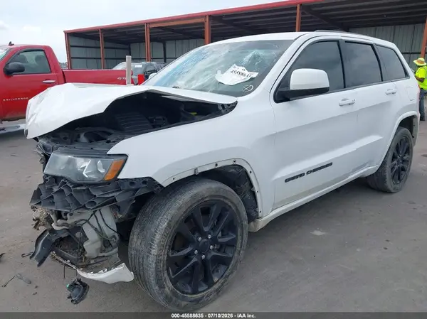 1C4RJFAG9HC768315 2017 JEEP GRAND CHEROKEE - Image 2