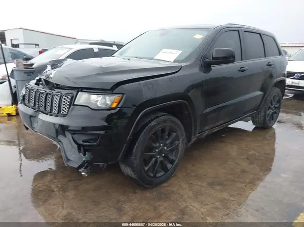 1C4RJFAG9HC814886 2017 JEEP GRAND CHEROKEE - Image 2