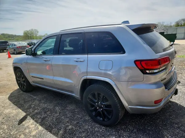 1C4RJFAG9HC819358 2017 JEEP GRAND CHEROKEE - Image 2