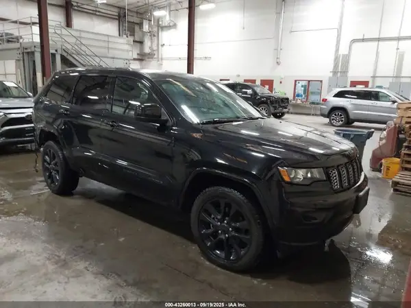 1C4RJFAG9HC866485 2017 JEEP GRAND CHEROKEE - Image 1