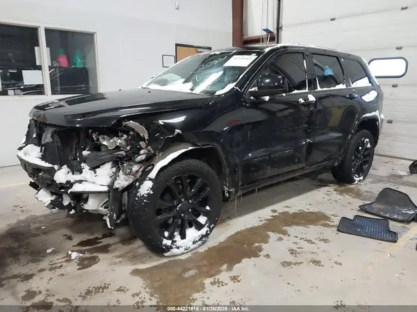1C4RJFAG9HC892052 2017 JEEP GRAND CHEROKEE - Image 2