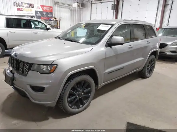 1C4RJFAG9HC911070 2017 JEEP GRAND CHEROKEE - Image 2