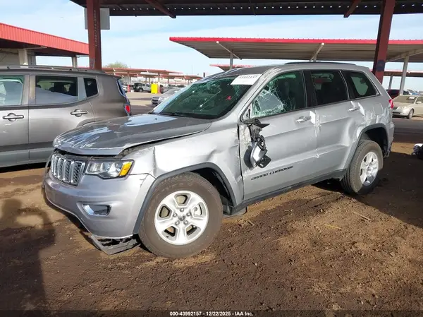 1C4RJFAG9HC913823 2017 JEEP GRAND CHEROKEE - Image 2