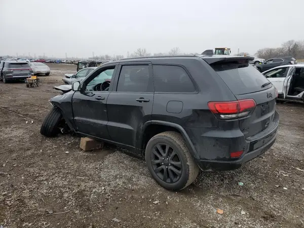 1C4RJFAG9HC922070 2017 JEEP GRAND CHEROKEE - Image 2