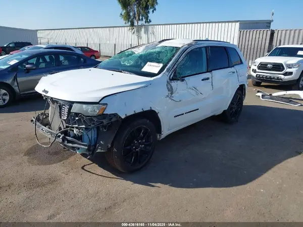 1C4RJFAG9JC103601 2018 JEEP GRAND CHEROKEE - Image 2