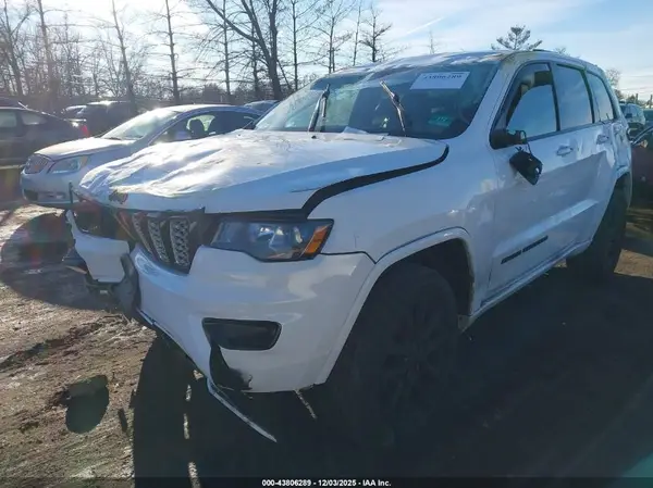 1C4RJFAG9JC104604 2018 JEEP GRAND CHEROKEE - Image 2