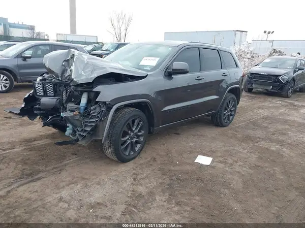 1C4RJFAG9KC565576 2019 JEEP GRAND CHEROKEE - Image 2