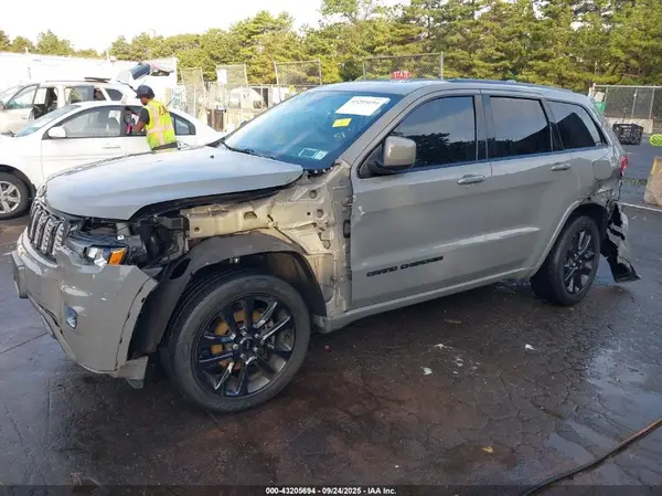 1C4RJFAG9LC313781 2020 JEEP GRAND CHEROKEE - Image 2