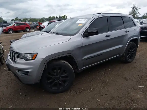 1C4RJFAGXHC704610 2017 JEEP GRAND CHEROKEE - Image 2