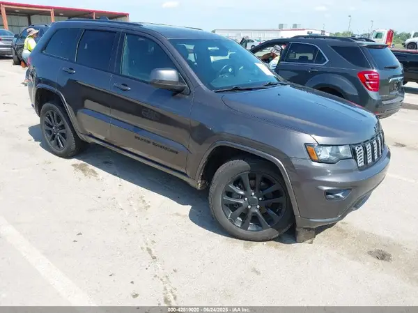 1C4RJFAGXHC767609 2017 JEEP GRAND CHEROKEE - Image 1