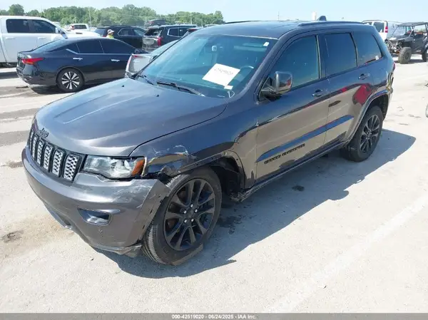 1C4RJFAGXHC767609 2017 JEEP GRAND CHEROKEE - Image 2