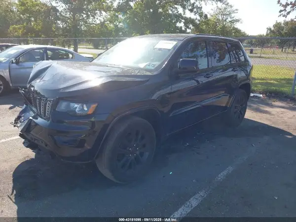 1C4RJFAGXHC814945 2017 JEEP GRAND CHEROKEE - Image 2