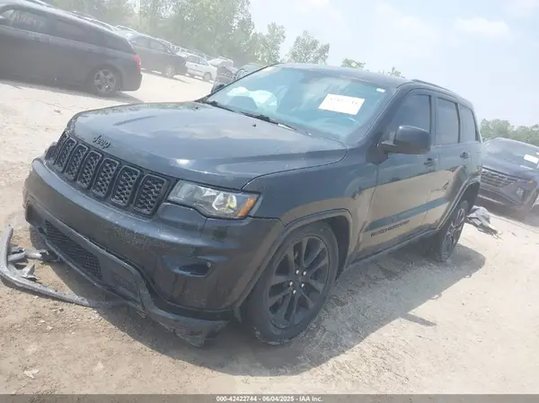 1C4RJFAGXHC818834 2017 JEEP GRAND CHEROKEE - Image 2