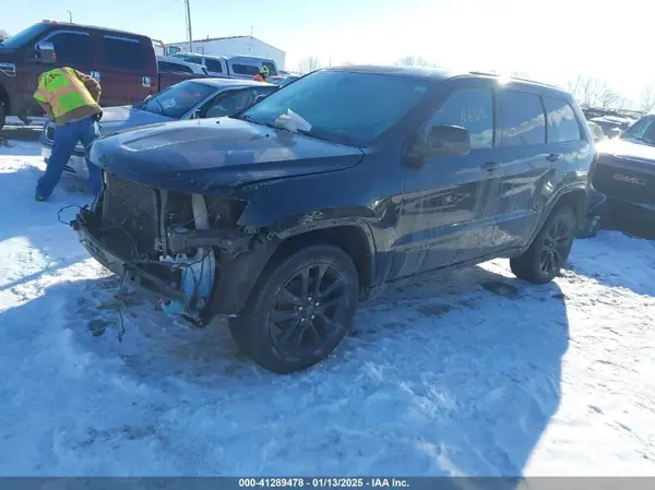 1C4RJFAGXHC886096 2017 JEEP GRAND CHEROKEE - Image 2