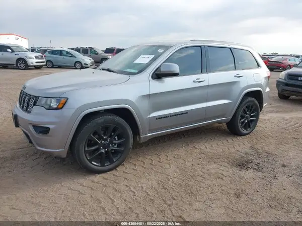 1C4RJFAGXHC892576 2017 JEEP GRAND CHEROKEE - Image 2