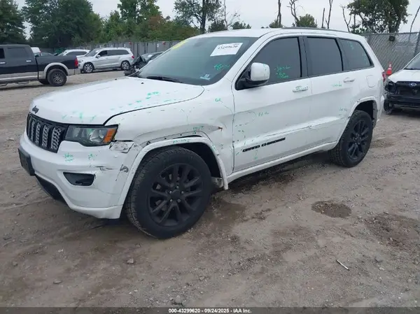 1C4RJFAGXHC919016 2017 JEEP GRAND CHEROKEE - Image 2
