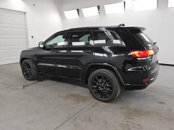 1C4RJFAGXHC925141 2017 JEEP GRAND CHEROKEE - Image 2