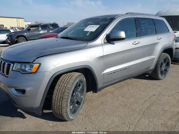 1C4RJFAGXHC947947 2017 JEEP GRAND CHEROKEE - Image 2