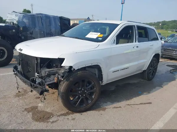 1C4RJFAGXJC121900 2018 JEEP GRAND CHEROKEE - Image 2