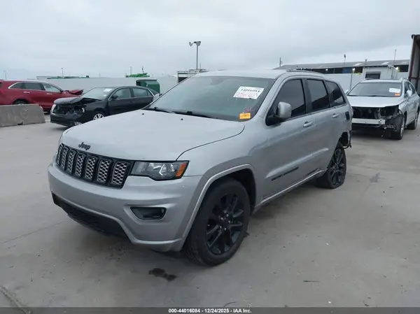 1C4RJFAGXJC214531 2018 JEEP GRAND CHEROKEE - Image 2
