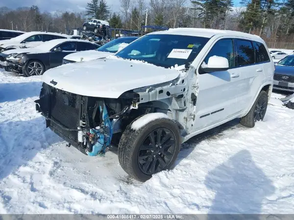 1C4RJFAGXJC315780 2018 JEEP GRAND CHEROKEE - Image 2