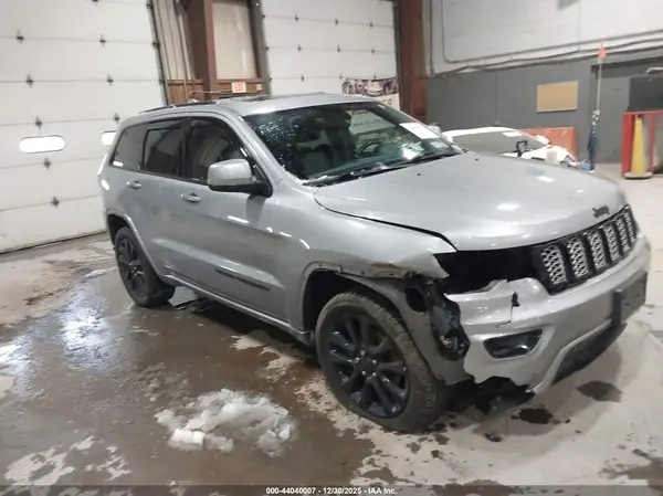 1C4RJFAGXJC332918 2018 JEEP GRAND CHEROKEE - Image 1
