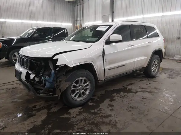 1C4RJFAGXJC348679 2018 JEEP GRAND CHEROKEE - Image 2