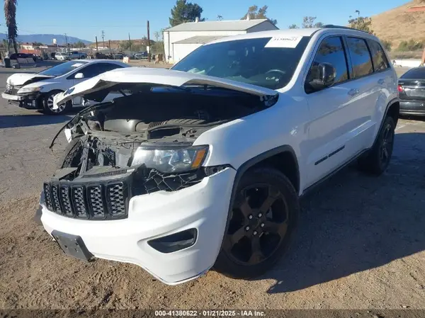 1C4RJFAGXJC353073 2018 JEEP GRAND CHEROKEE - Image 2