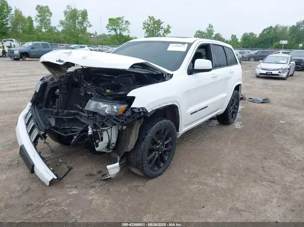 1C4RJFAGXJC357320 2018 JEEP GRAND CHEROKEE - Image 2