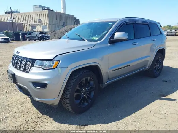 1C4RJFAGXJC443873 2018 JEEP GRAND CHEROKEE - Image 2