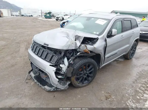 1C4RJFAGXLC413761 2020 JEEP GRAND CHEROKEE - Image 2