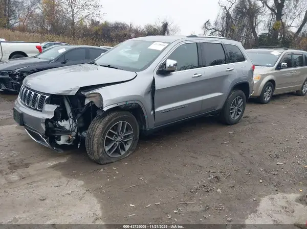 1C4RJFBG0HC603963 2017 JEEP GRAND CHEROKEE - Image 2