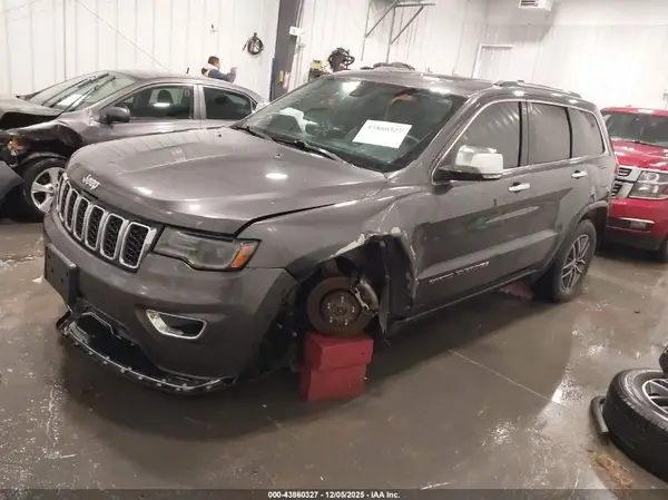 1C4RJFBG0HC634890 2017 JEEP GRAND CHEROKEE - Image 2