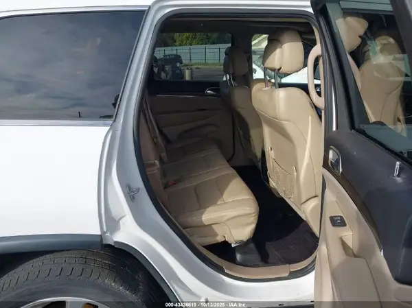 1C4RJFBG0HC670241 2017 JEEP GRAND CHEROKEE - Image 8