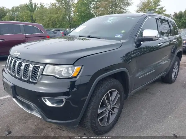 1C4RJFBG0HC940780 2017 JEEP GRAND CHEROKEE - Image 2