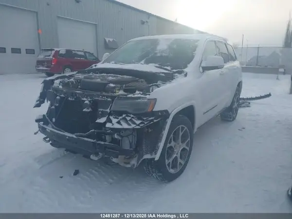 1C4RJFBG0JC152068 2018 JEEP GRAND CHEROKEE - Image 2