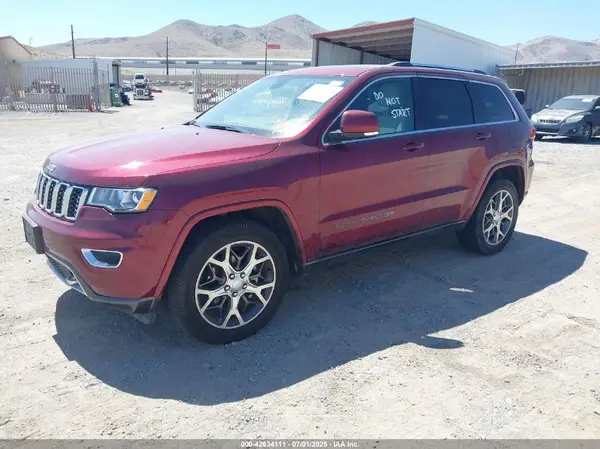1C4RJFBG0JC215041 2018 JEEP GRAND CHEROKEE - Image 2