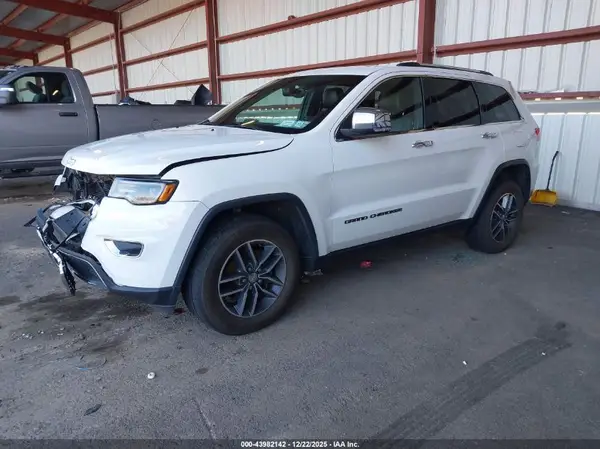 1C4RJFBG1HC940240 2017 JEEP GRAND CHEROKEE - Image 2